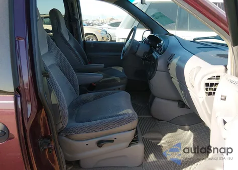 2000 Plymouth Voyager z USA, uszkodzony, nr VIN 2P4GP2539YR576241